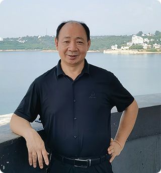 贾龙现